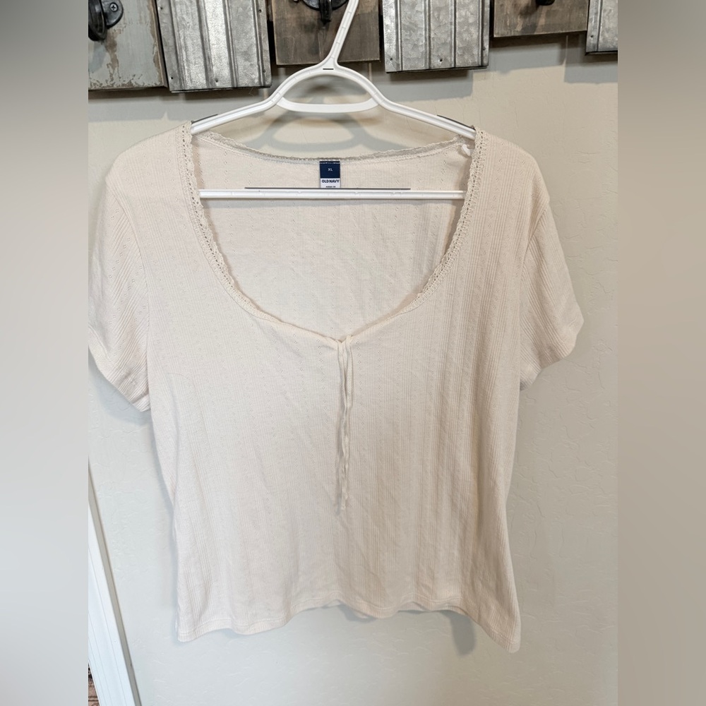 Old Navy Cream Short Sleeve Women's Top